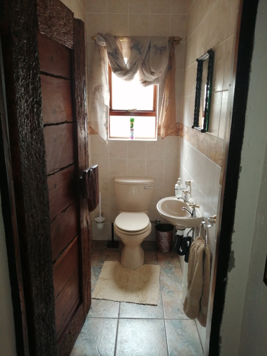 4 Bedroom Property for Sale in Boschenvaal River Front Lodges Free State